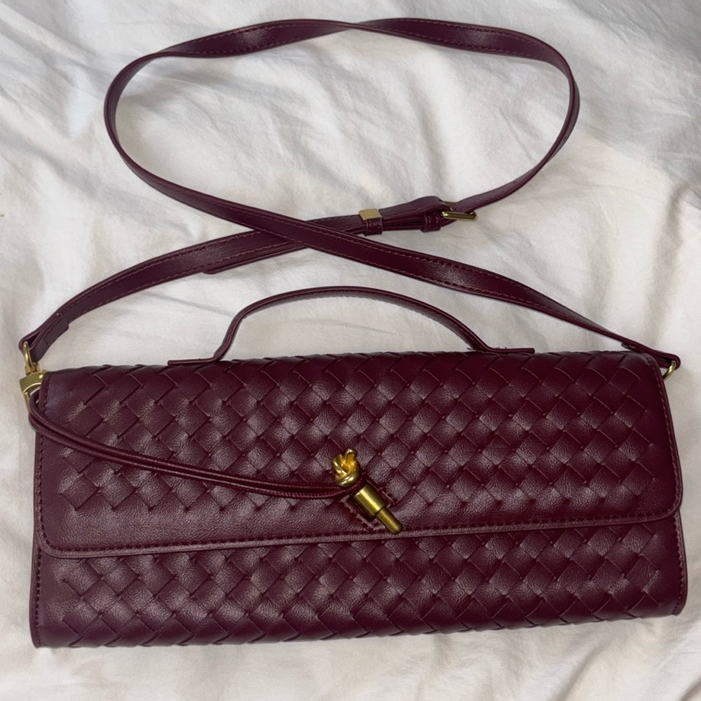 Elegant Woven Leather Bag